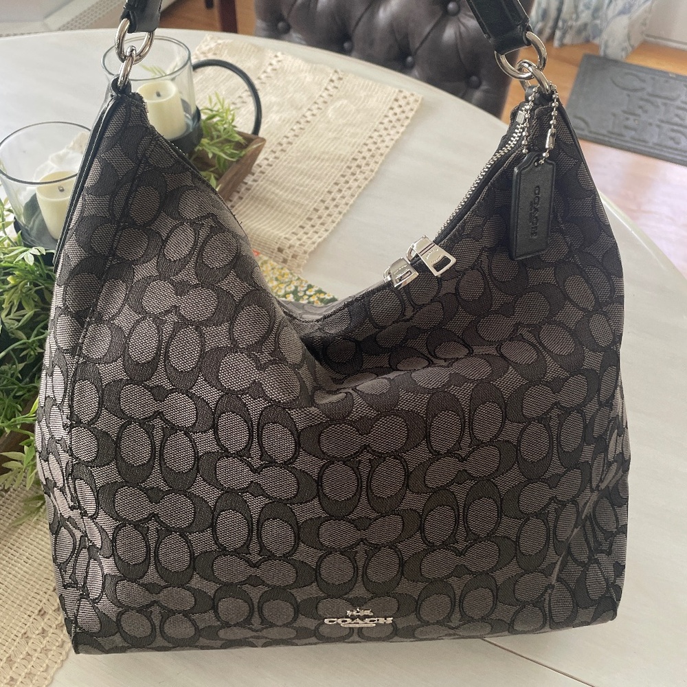 Coach medium hobo bag